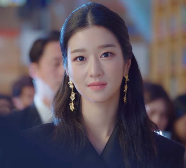《雖然是精神病但沒關係》徐睿知公主風美圖合集3:公主也愛黑色!花絮金秀賢&徐睿知上演「童話轉圈圈」!