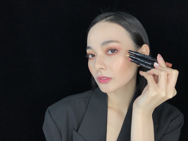 2020聖誕「眼影新品」搶先看！LAURA MERCIR眼影盤美翻天，蘭蔻、DIOR眼影盤好夢幻！