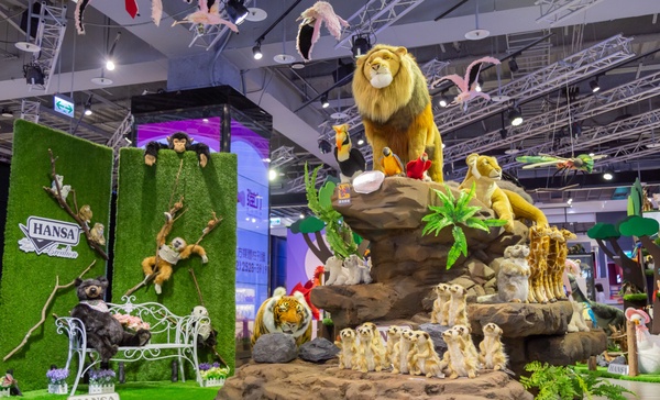 萌寵來襲！三創生活週年慶「HANSA PARK」擬真動物、哈玩具展，還有必買猛虎下山公仔！
