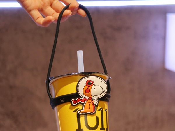 「史努比雙層玻璃杯」回來了！暗黑系列史努比，杯提、冷水壺等，滿滿限量周邊超誘人
