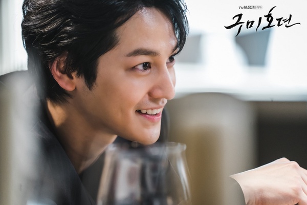 李棟旭《九尾狐傳》新預告公開！李棟旭趙寶兒「心動對視」，這畫面意外撞梗《鬼怪》？