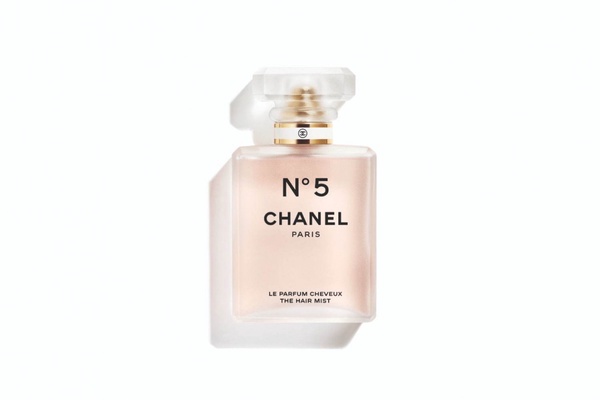 CHANEL N°5系列添新成員！香奈兒N°5髮香太夢幻，限定COCO＆嘉柏麗香水聖誕禮物首選！