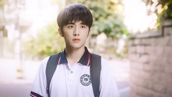 陸劇10位男星穿校服！《以家人之名》宋威龍、羅雲熙、丁禹兮都是頂級校園男神