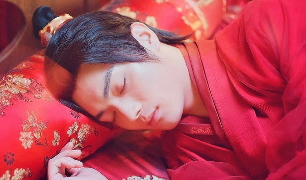 盤點10位古裝劇「紅衣美男」！《琉璃》成毅妖化紅衣帥炸，肖戰、許凱穿紅衣都仙氣滿滿