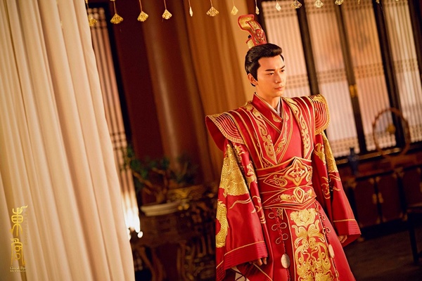 盤點10位古裝劇「紅衣美男」！《琉璃》成毅妖化紅衣帥炸，肖戰、許凱穿紅衣都仙氣滿滿