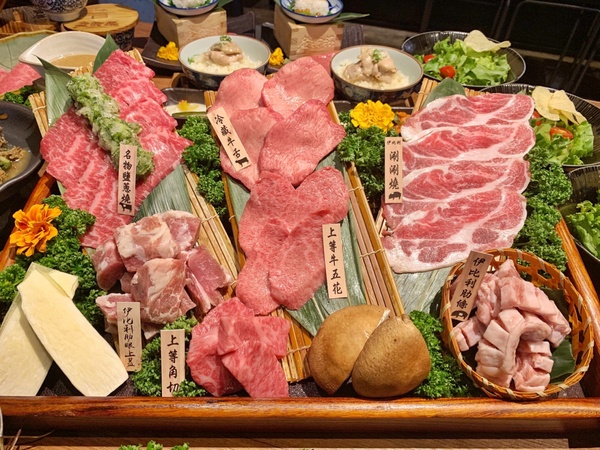 中秋就是要烤肉！乾杯集團推「中秋烤肉套餐」，和牛、伊比利豬讓你吃到過癮！