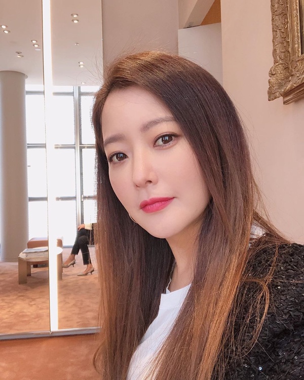 金喜善《Alice愛麗絲》凍齡神顏太扯！42歲金喜善20年都沒變，果然是「韓國第一美女」