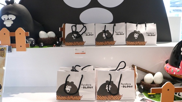 不是蛞蝓!「奧樂雞養雞場」快閃店新開幕,限時15天,限定扭蛋「大便奧樂雞」必收