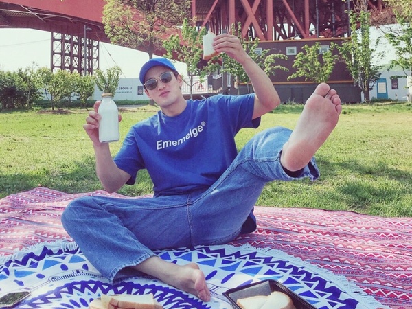 李準基劇中沒感情、私下其實超活潑！韓星螢光幕前後反差對比，李敏鎬根本是呆萌歐爸