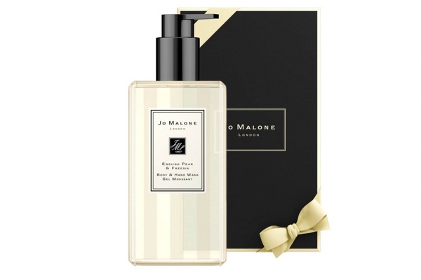 Jo Malone 2020聖誕系列搶先看！英國梨與小蒼蘭套組華麗，限定聖誕新香換上珠寶瓶身！