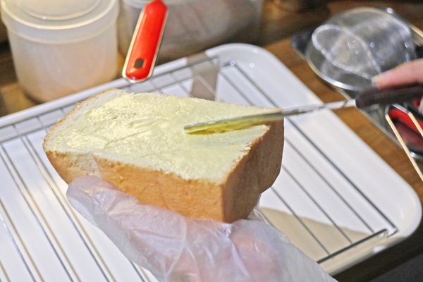 糰子加厚片吐司！高雄美食「厚厚一片」療癒造型，超厚切的吐司太罪惡啦