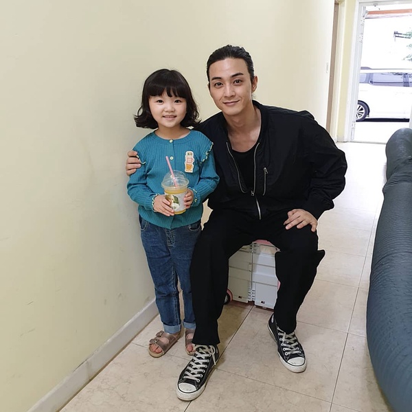 《惡之花》結局路透公開！李準基&文彩元互動親密，還有美滿全家福，不擔心會悲劇啦！
