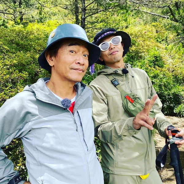 小鬼今日火化!小鬼孝順5事蹟,畫展以爸當靈感&為爸買房,吳宗憲:黃爸把兒子教得真好