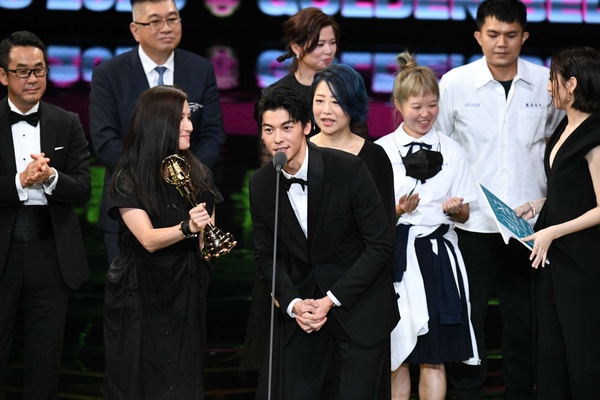 2020金鐘55／《想見你》成大贏家！紅到韓國粉絲追直播，苦等許光漢&柯佳嬿領獎結果！