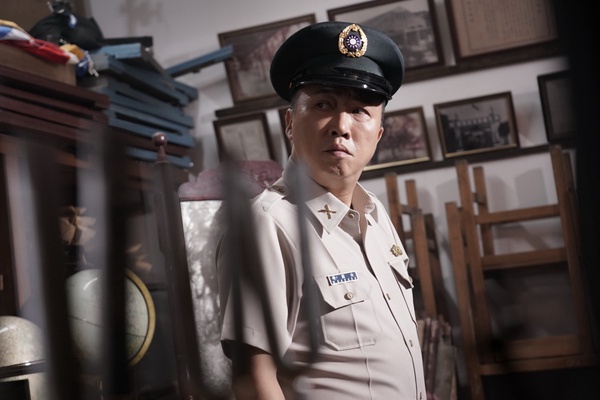 影集版《返校》12月上檔!翠華中學三十年後故事再啟,金鐘視帝姚淳耀上演師生戀輪迴