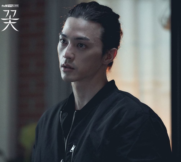 李準基《惡之花》結局彩蛋細節解析！李準基日記全是爆笑OS，拖鞋隱藏武鎮對海收的愛！