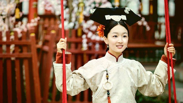 回顧10位頂流小花的清宮劇造型！楊冪俏麗、趙麗穎甜美，李沁《如懿傳》超級經典
