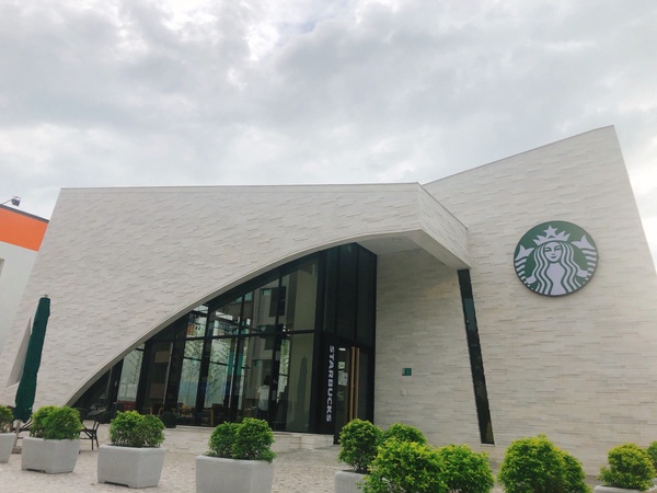 全台星巴克6間最新特色門市,紅磚小屋、傳統菸樓必拍,還有各門市首賣特色商品!