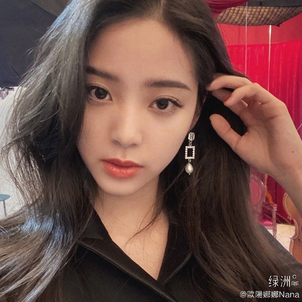 歐陽娜娜唱《我的祖國》引爭議！歐陽娜娜爭議不是第一次，「我是中國人」發言網友超怒