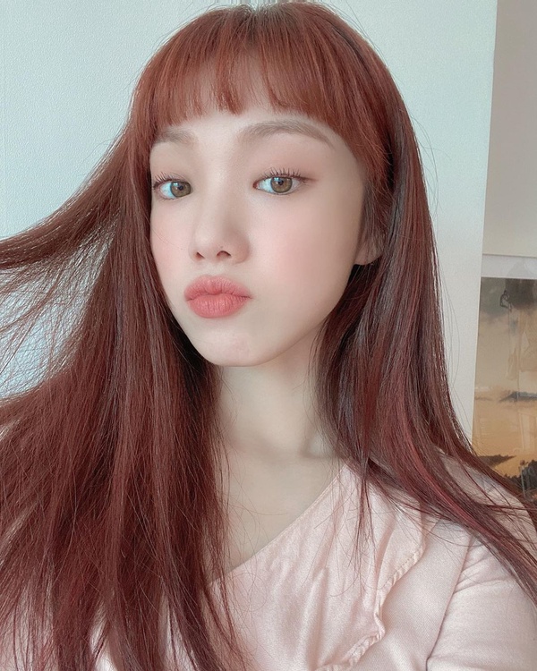 秋冬染髮髮色趨勢2:琥珀玫瑰色 / 李聖經