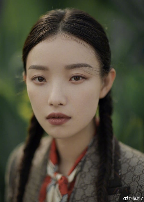 誰說扁塌鼻就俗?明星彩妝師公開「塌鼻」妝容重點, IU、譚松韻&鞠婧禕都靠這招