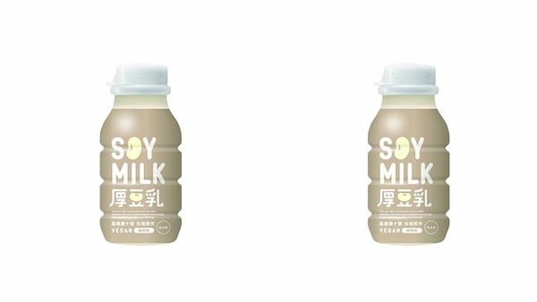 豆乳控必喝！全家便利商店首度推出「厚豆乳拿鐵」、「厚豆乳」，濃郁豆乳超香！