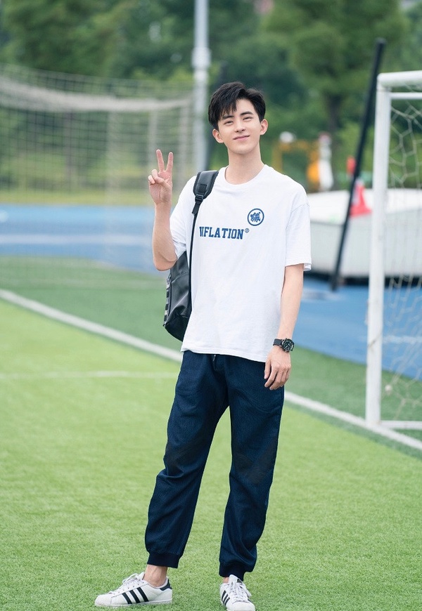 十月熱播陸劇男主角8:敖瑞鵬 飾演《戀愛吧,食夢君》時孟