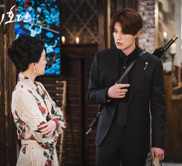 李棟旭時裝更好看!《九尾狐傳》根本李棟旭的西裝秀~
