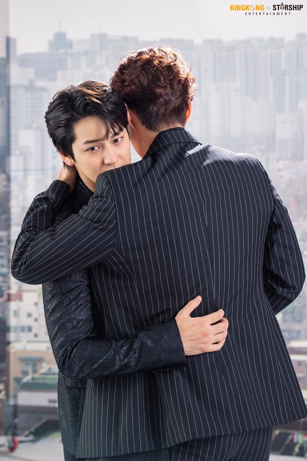 《九尾狐傳》海報花絮！李棟旭&amp;金汎「看起來太相愛」，導演都看不下去