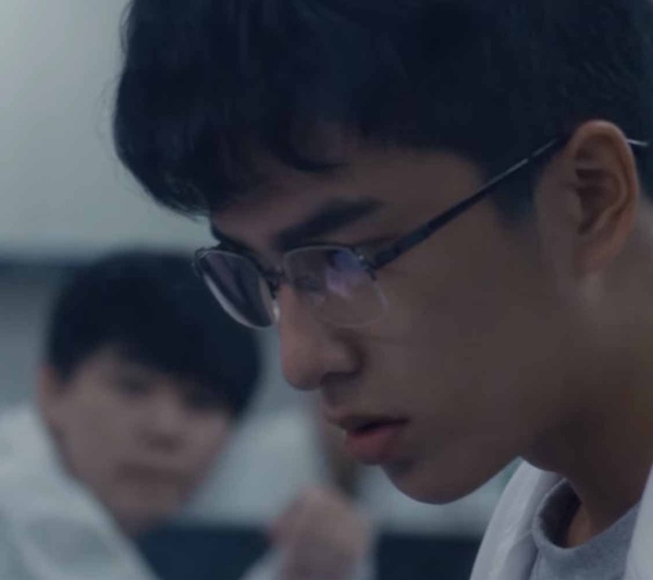 《刻在你心底的名字》曾敬驊作品2:《誰是被害者》客串 張孝全少年時期