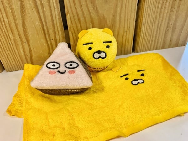 Kakao粉集合！全家推Kakao集點加價購，超萌萊恩拖鞋、面紙套、7款角色小盤絕對要收！