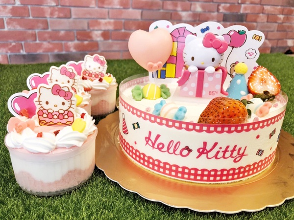 Kitty變蛋糕了!85℃推出「Hello Kitty蛋糕派對」,布丁內餡與粉嫩蛋糕,預計這天開賣