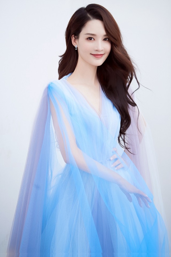 女星迪士尼公主裙8:李沁