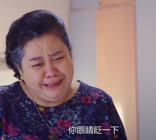 《我的婆婆》鍾欣凌哭戲超催淚！得知一哥昏迷、「媽媽惜」心疼秉仁，網：明年金鐘預定