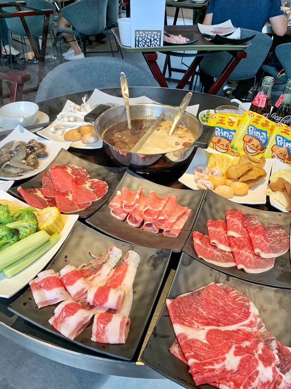 辛殿麻辣鍋吃到飽進軍公館！PRIME無骨牛小排、美國安格斯黑牛、冰淇淋通通吃到飽！