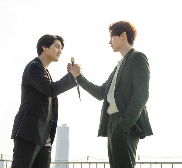 《九尾狐傳》李棟旭&amp;金汎互動超高萌！金汎演活「兄控壞狐狸」！