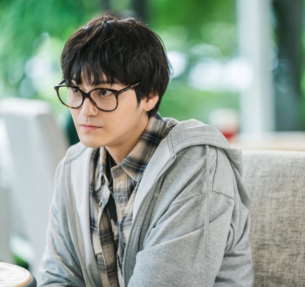 《九尾狐傳》金汎走紅後因病沉寂，娛樂圈浮沉多年