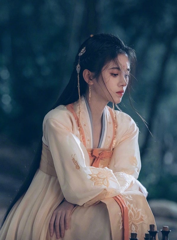 《如意芳霏》古裝女神1:鞠婧禕 飾演 傅容