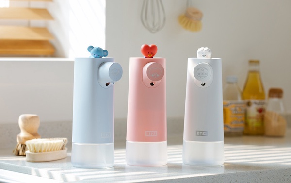 「BT21自動給皂機」粉嫩上市！慵懶BT21趴在給皂機上好療癒，還能調整泡沫用量超貼心！