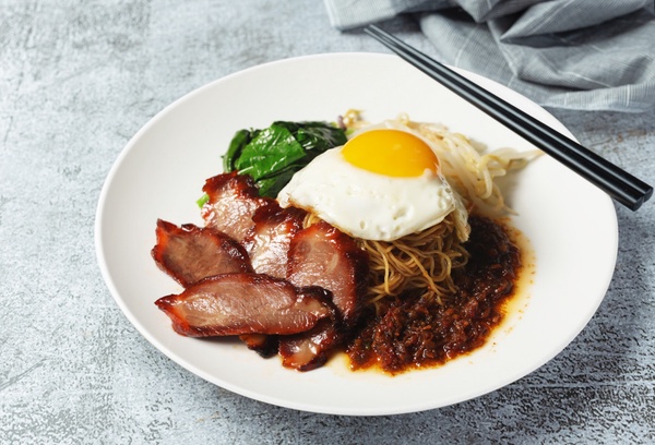 爆餡的邪惡西多士！港點新品牌「荷李活茶街」插旗東區