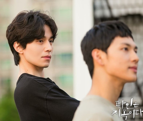 《九尾狐傳》李棟旭迷之CP感！高萌狐狸兄弟&和孔劉劇終3年超有愛，男星都逃不過的魅力