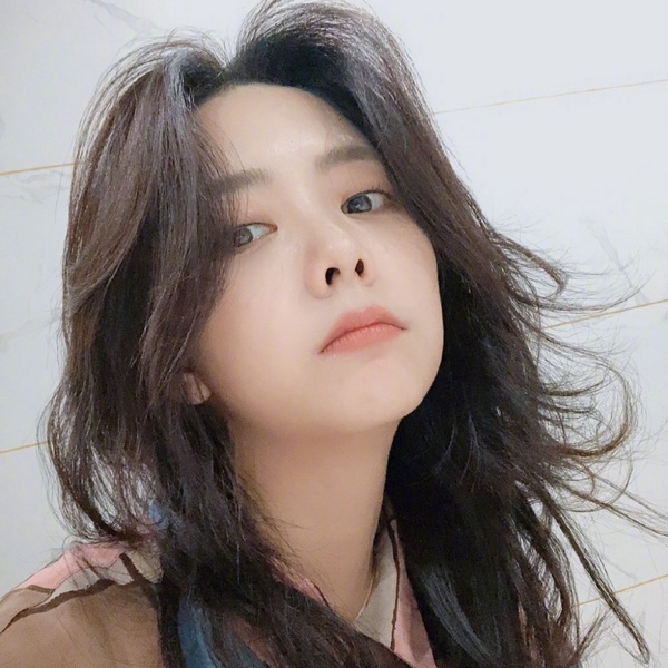 Jennie、譚松韻髮型解析！髮型師「圓長臉」髮型這樣挑，顯瘦遮肉、減齡顯嫩的髮型範本