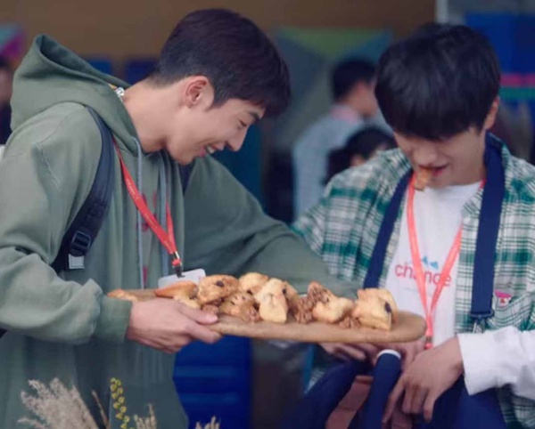 《Start-Up》南柱赫理工直男萌點2:搶食物、玩桌子,三山科技的可愛憨憨!