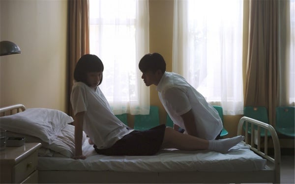 「長大後的我們避免了幼稚的傷害,卻錯過了最初的勇氣。」14句值得細細品味的糾心語錄