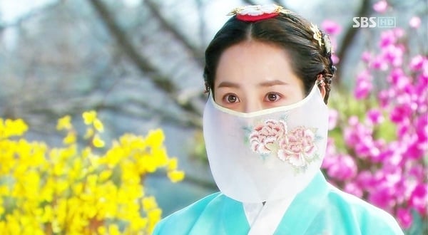 韓網友票選「最適合穿韓服女星」TOP 7！IU、金裕貞都上榜，第一名網讚實至名歸！