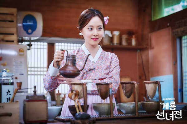 韓網友票選「最適合穿韓服女星」TOP 7！IU、金裕貞都上榜，第一名網讚實至名歸！