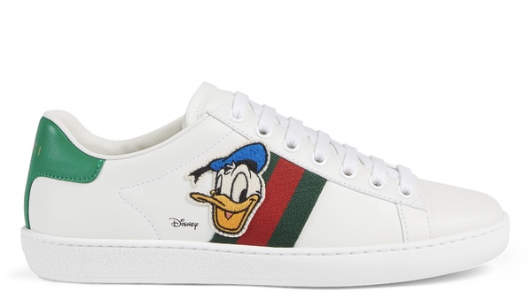 GUCCI「Epilogue 唐老鴨系列」登場啦！唐老鴨碰撞雙G老花太童趣，包包、配件全是亮點
