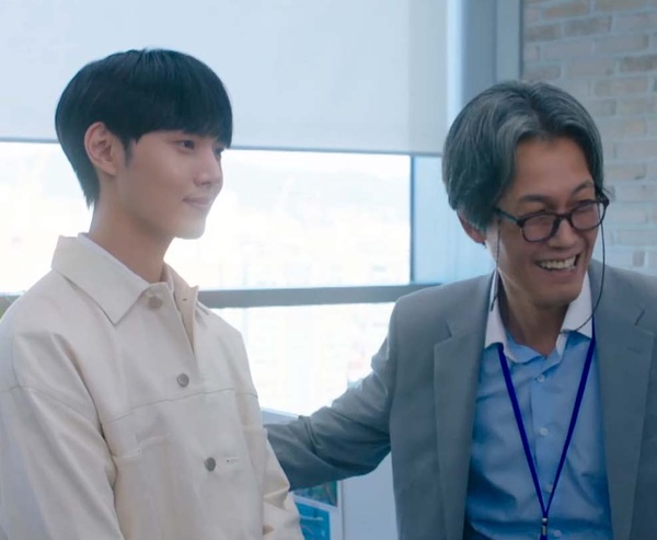 《九尾狐傳》螭龍太嫩太無害！李棟旭&amp;螭龍對決，網：「像大叔霸凌大學生」