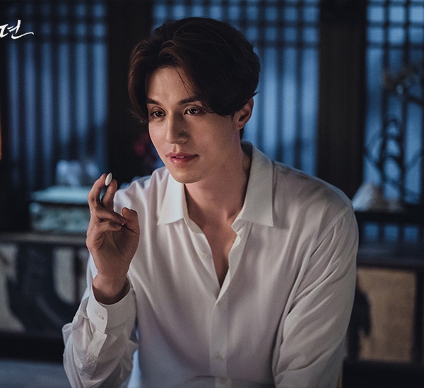 《九尾狐傳》李棟旭人設解密4:外型神秘誘惑!對同性、異性都有致命吸引力