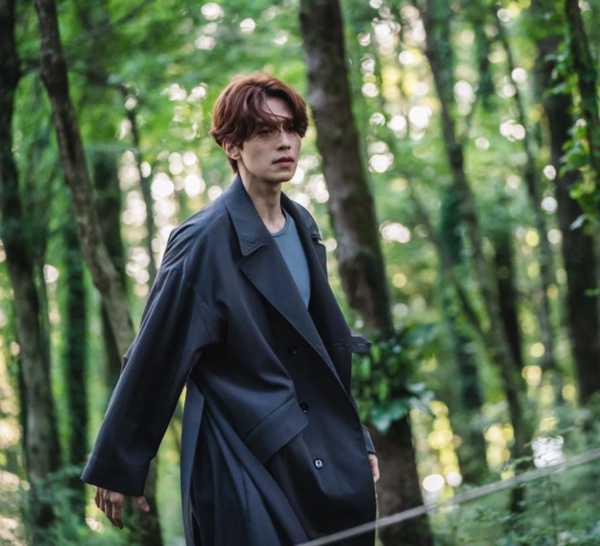 《九尾狐傳》李棟旭人設解密！「紅傘」是初戀禮物，年齡1636歲，天界橫著走的超強狐狸